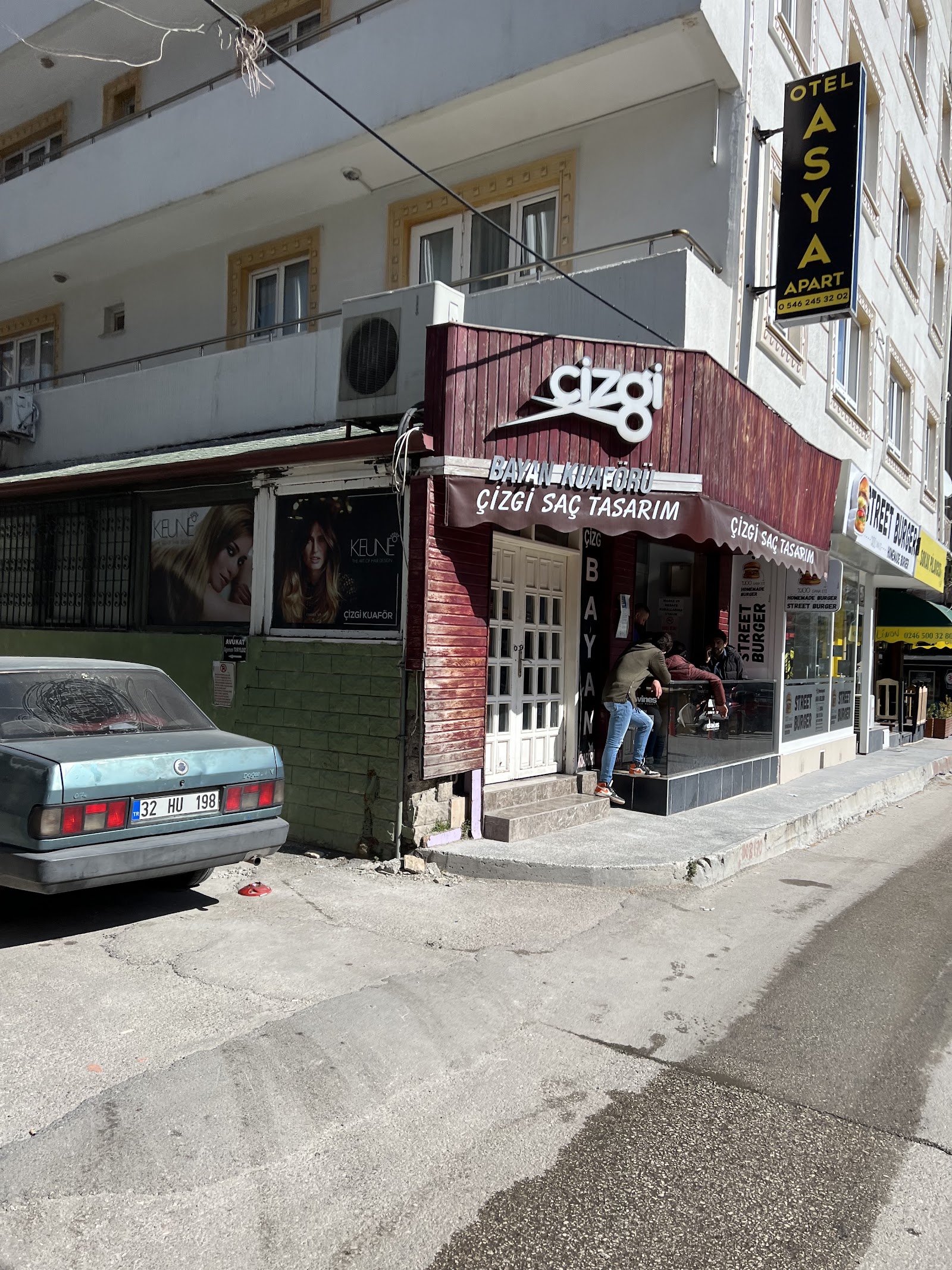 Çizgi Bayan Kuaförüü