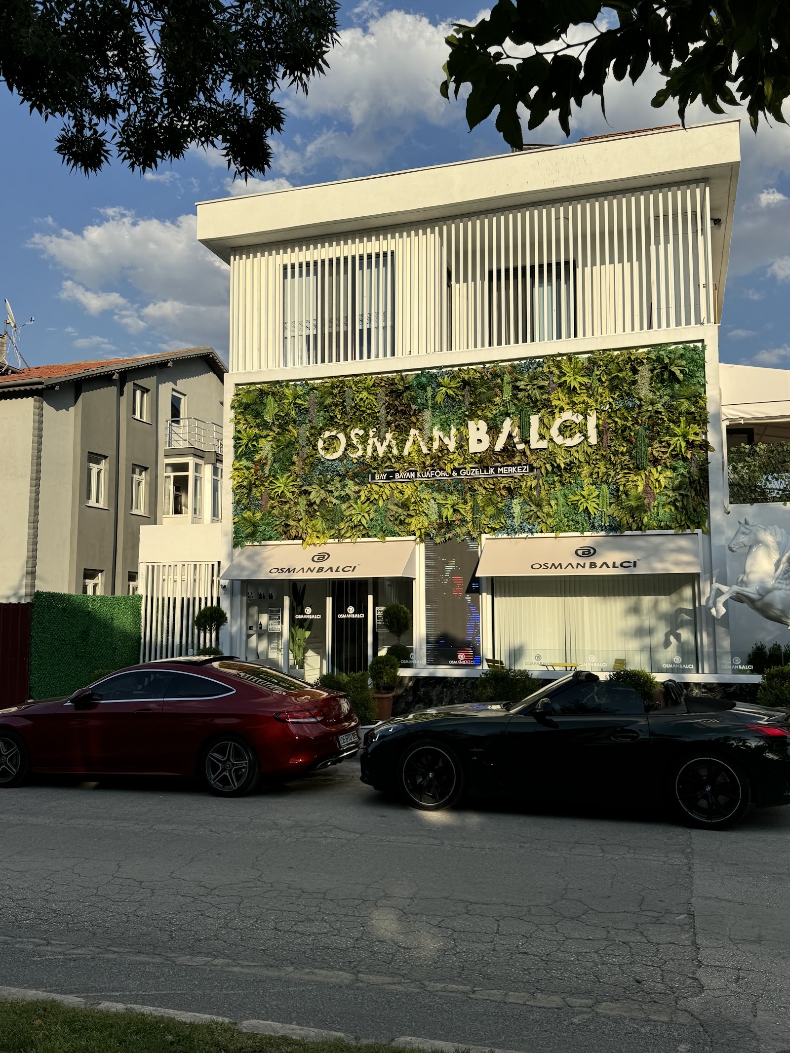 OSMAN BALCI BAY BAYAN KUAFÖRÜ VE GÜZELLİK MERKEZİ