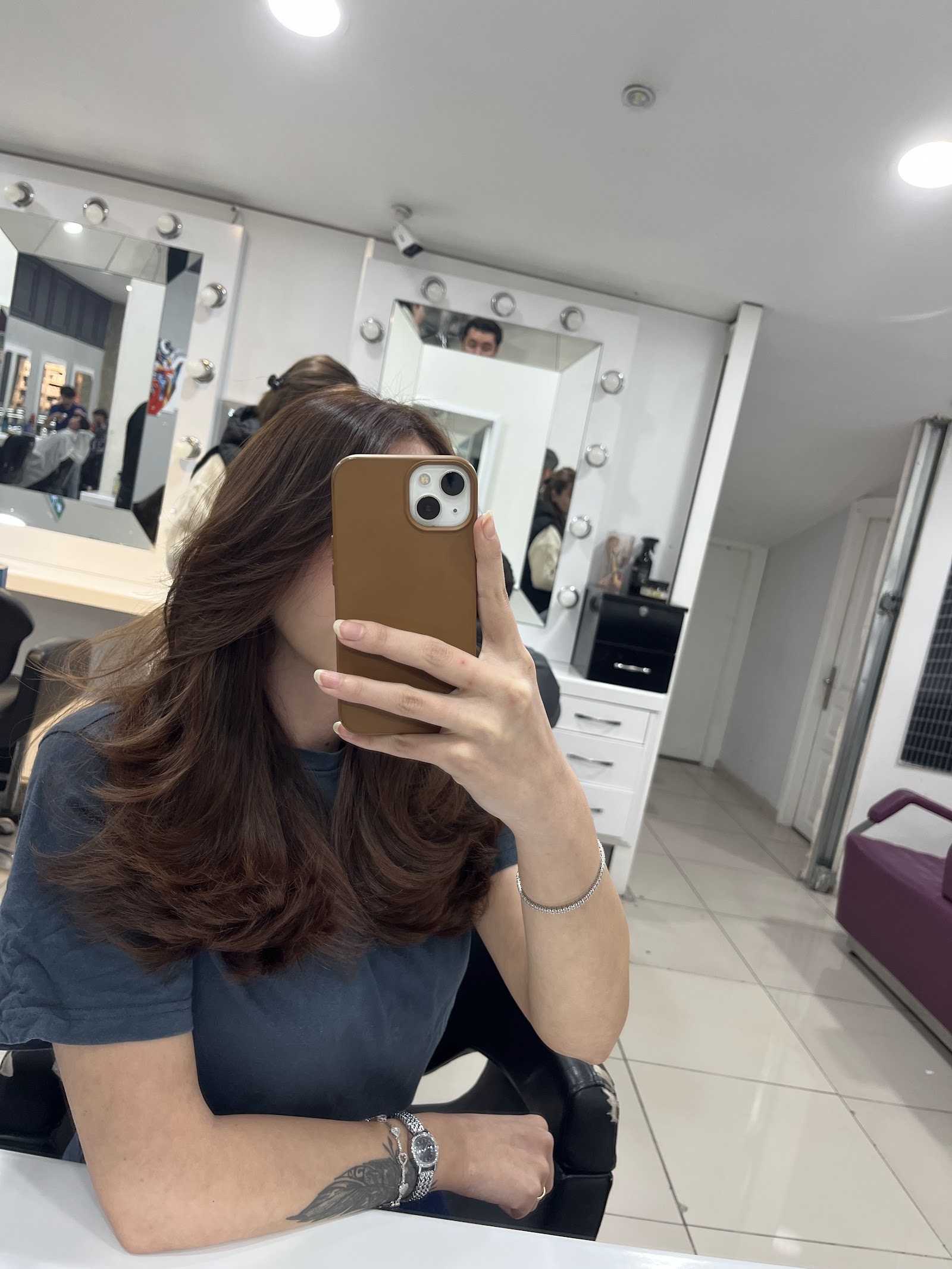 VOGUE BAY BAYAN KUAFÖR SALONU İYAŞ PARK