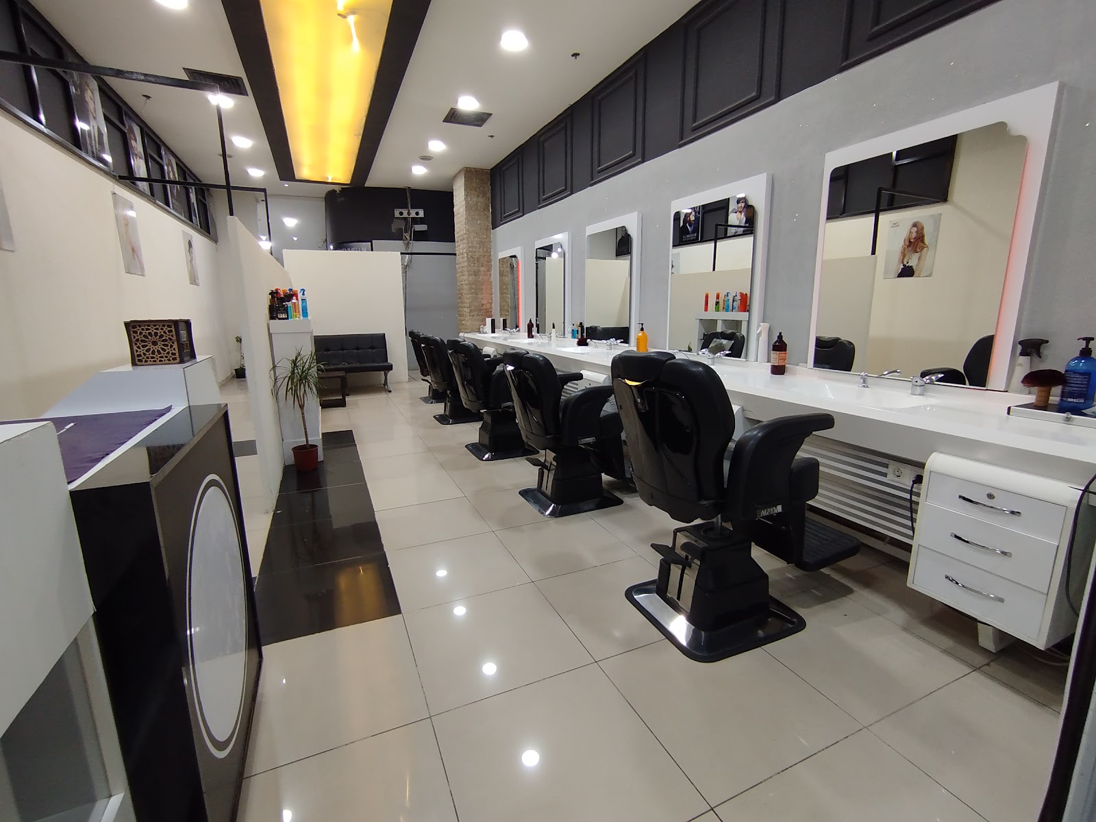 VOGUE BAY BAYAN KUAFÖR SALONU İYAŞ PARK